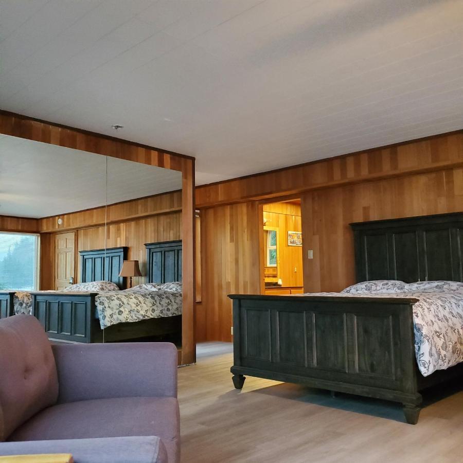 Royal Harrison Retreat Villa Harrison Hot Springs Exterior photo